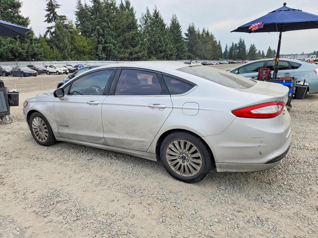 3FA6P0LU7GR314104 · 2016 FORD FUSION · 2/12