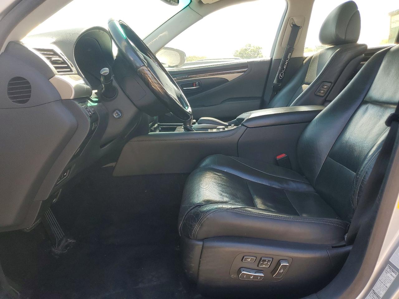 JTHCL5EFXE5022496 · 2014 LEXUS LS · 7/12