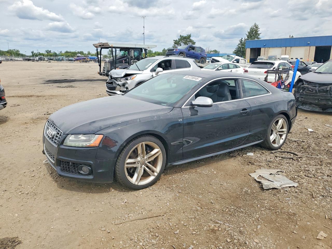 WAUGVAFR8AA083973 · 2010 AUDI S5