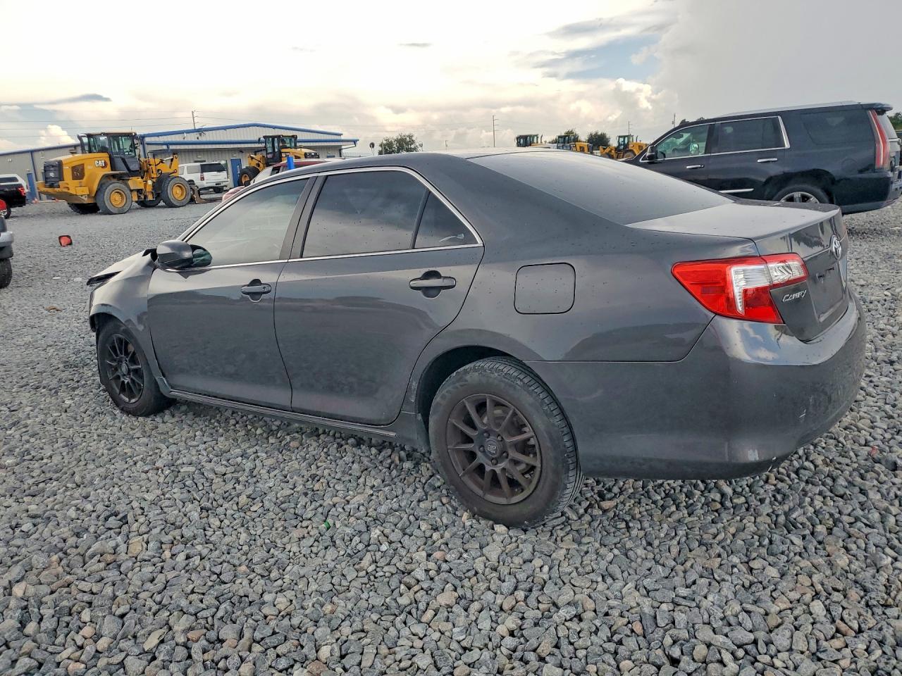 4T1BF1FK0CU156330 · 2012 TOYOTA CAMRY · 2/12
