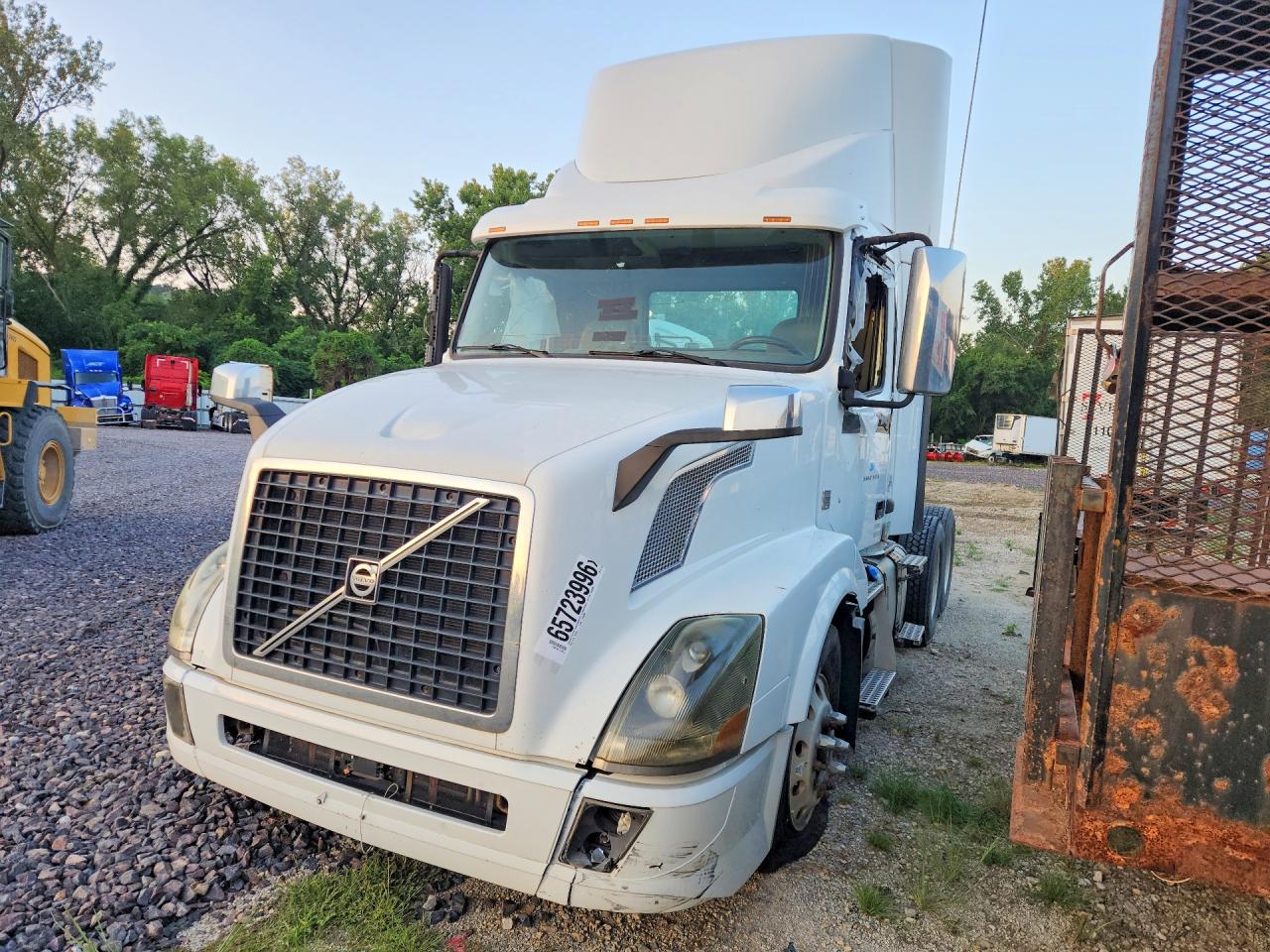 2017 VOLVO VNL