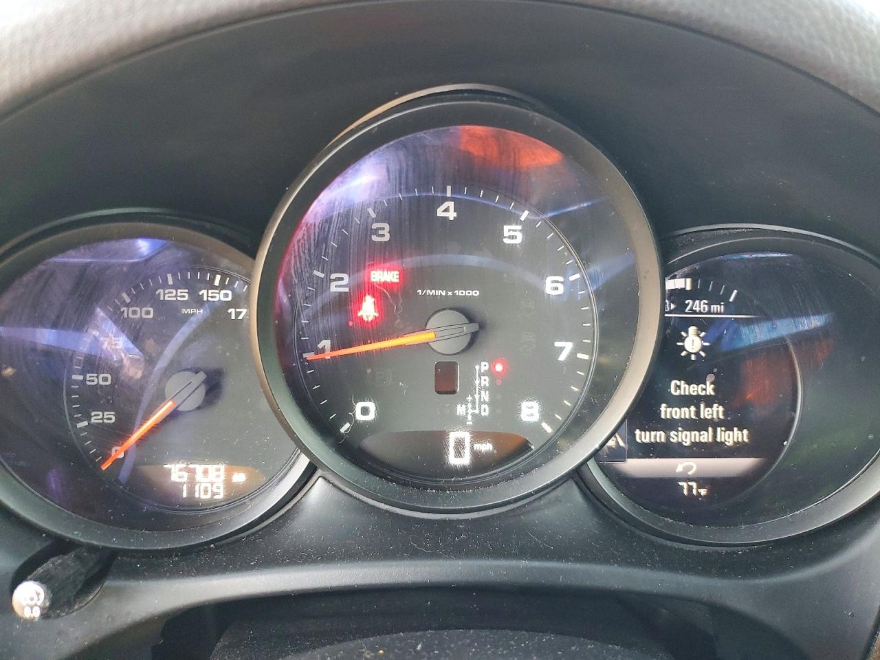 WP1AA2A52KLB01323 · 2019 PORSCHE MACAN · 9/14