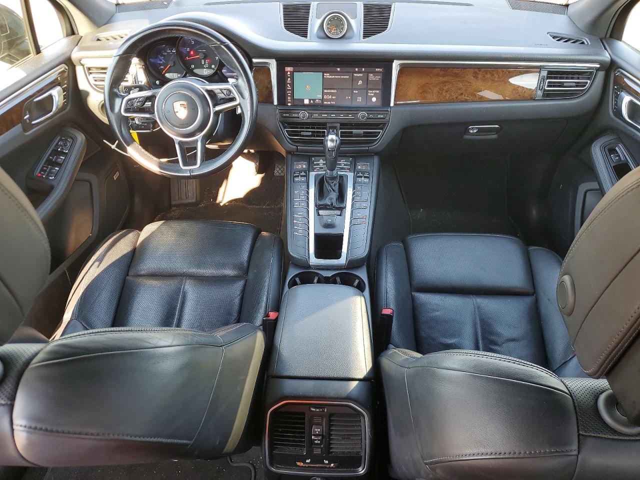 WP1AA2A52KLB01323 · 2019 PORSCHE MACAN · 8/14