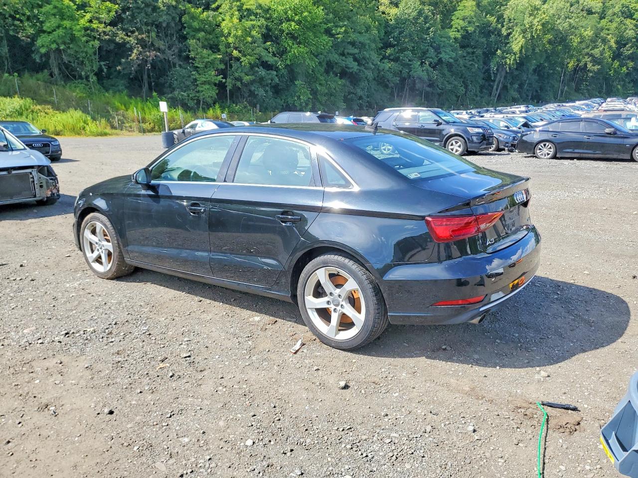 WAUBEGFF9K1027903 · 2019 AUDI A3 · 2/13