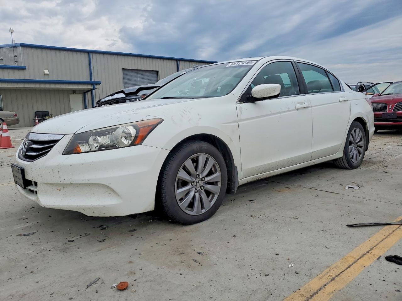 1HGCP2F7XBA067194 · 2011 HONDA ACCORD