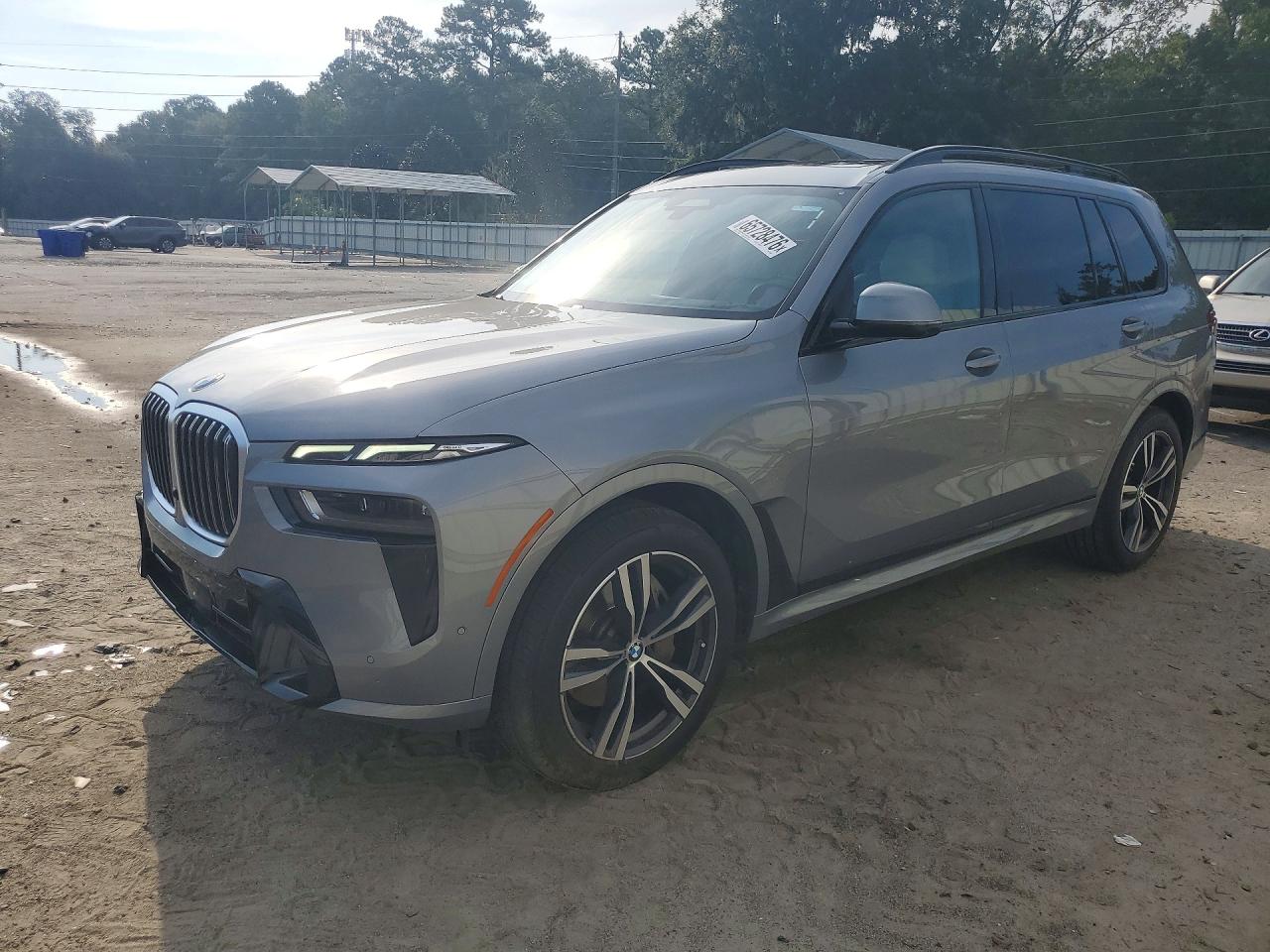 2023 BMW X7