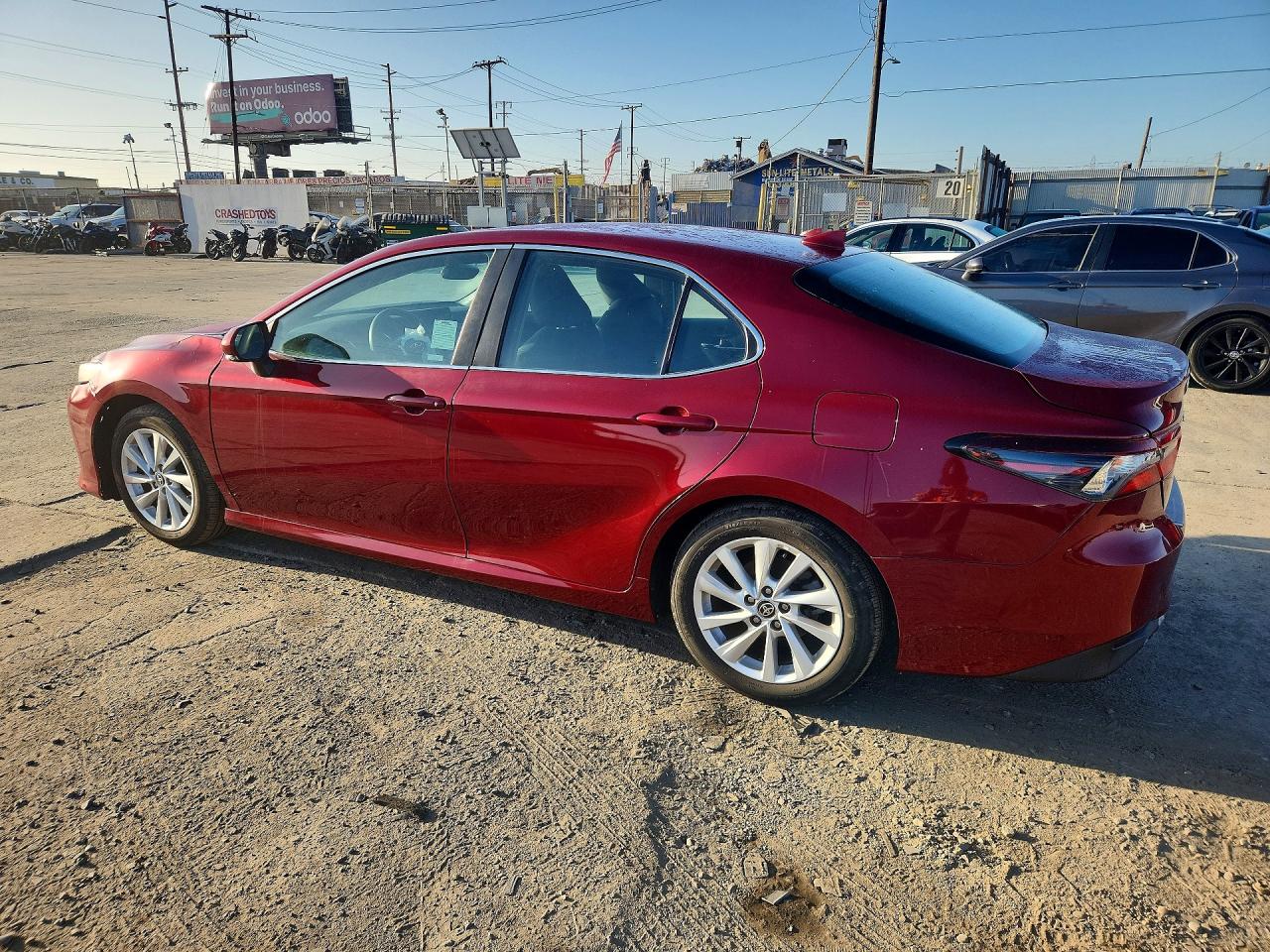 4T1R11AK1NU071021 · 2022 TOYOTA CAMRY · 2/12