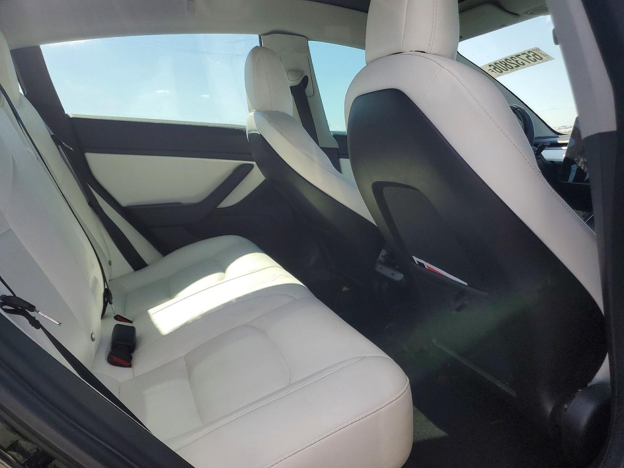 5YJ3E1EB1JF171082 · 2018 TESLA MODEL 3 · 10/12