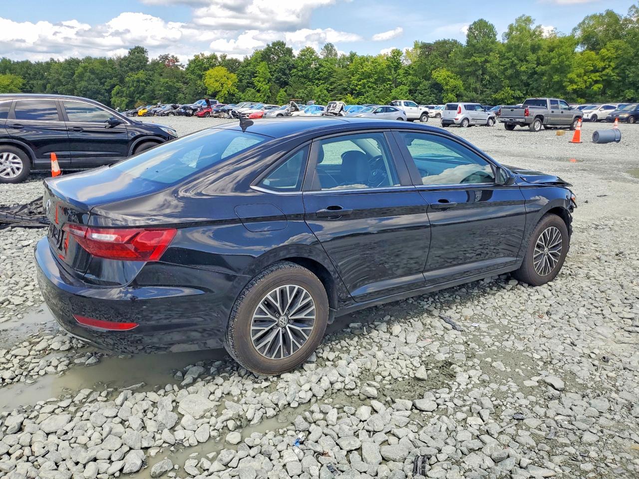 3VWC57BU5LM077825 · 2020 VOLKSWAGEN JETTA · 3/13