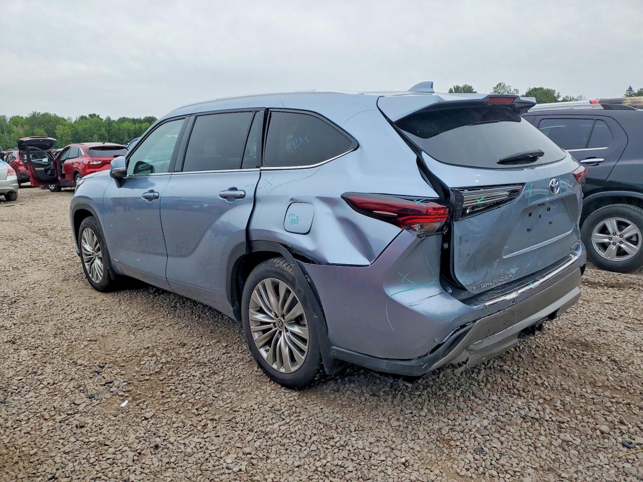 5TDEBRCH2RS645507 · 2024 TOYOTA HIGHLANDER HYBRID · 2/14