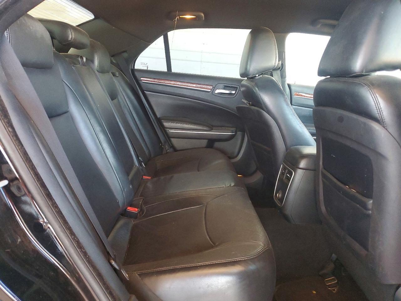 2C3CCACG8CH251145 · 2012 CHRYSLER 300 · 10/12