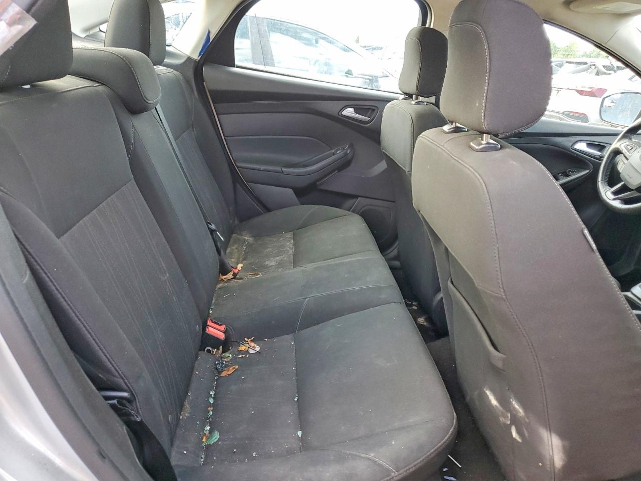 1FADP3H23JL242484 · 2018 FORD FOCUS · 10/12