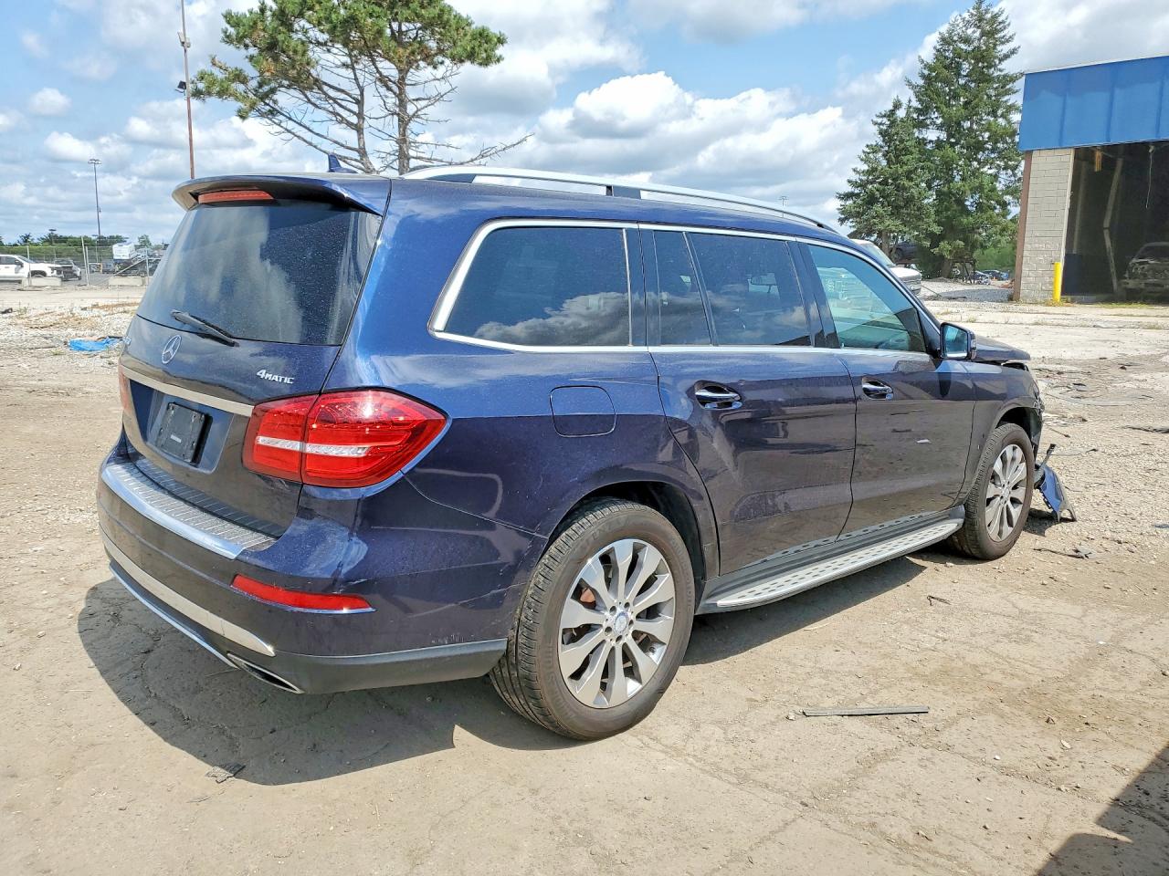 4JGDF6EE3HA884976 · 2017 MERCEDES-BENZ GLS · 3/13