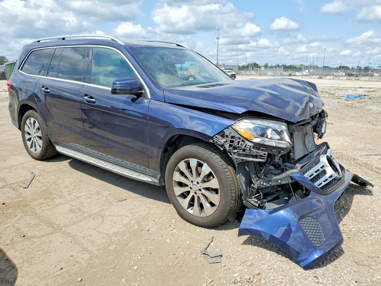 4JGDF6EE3HA884976 · 2017 MERCEDES-BENZ GLS · 4/13