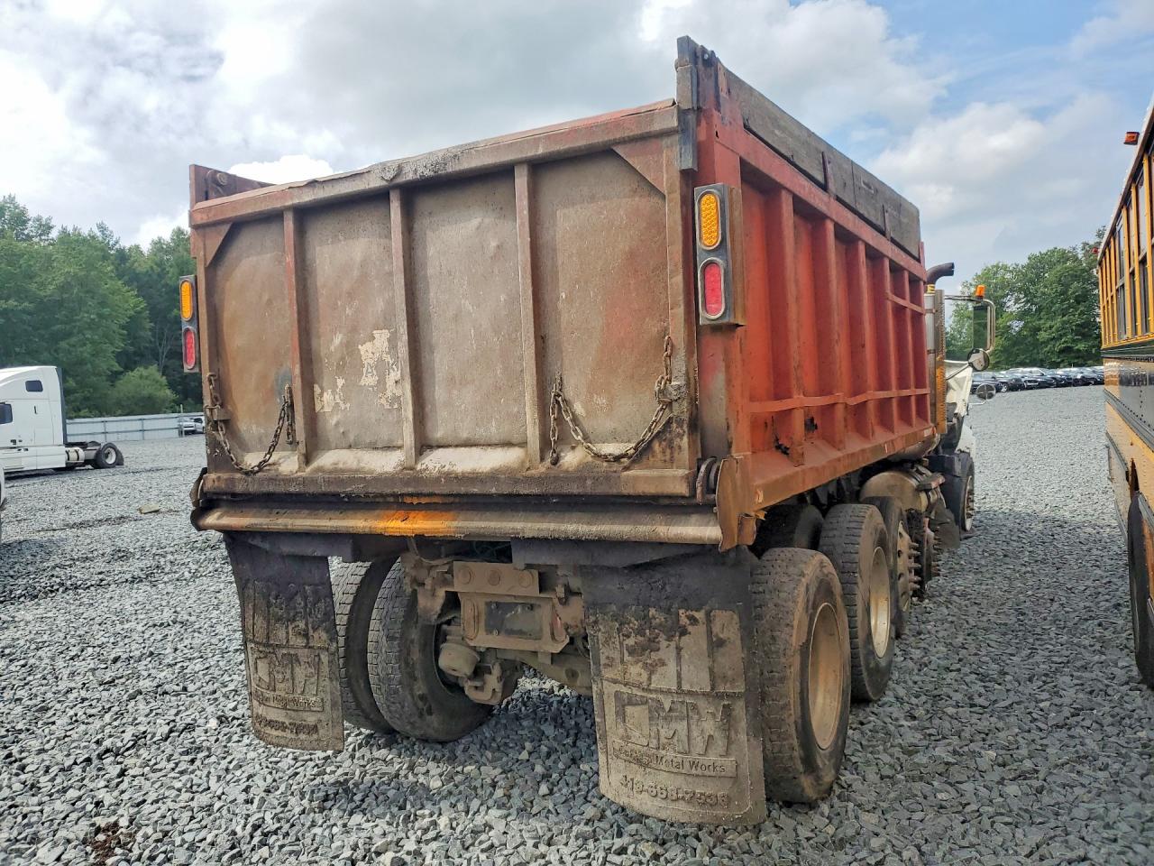 1M2AT04C47M002588 · 2007 MACK 700 · 3/12