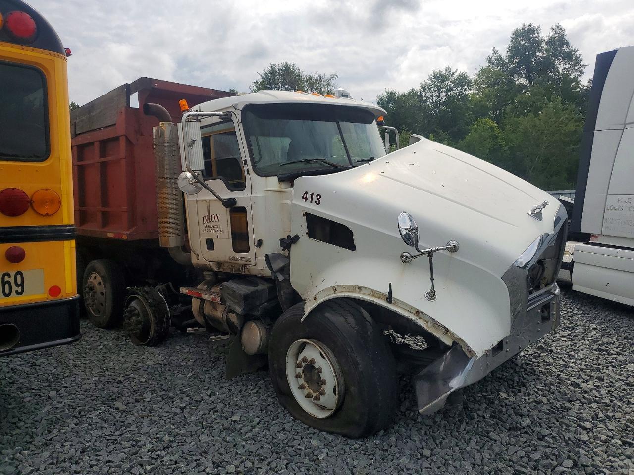 1M2AT04C47M002588 · 2007 MACK 700 · 12/12