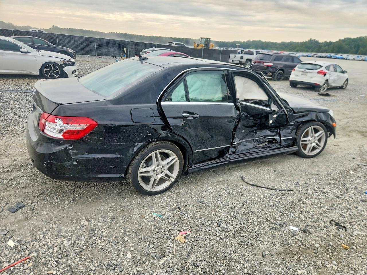WDDHF5KB8CA607698 · 2012 MERCEDES-BENZ E · 3/13