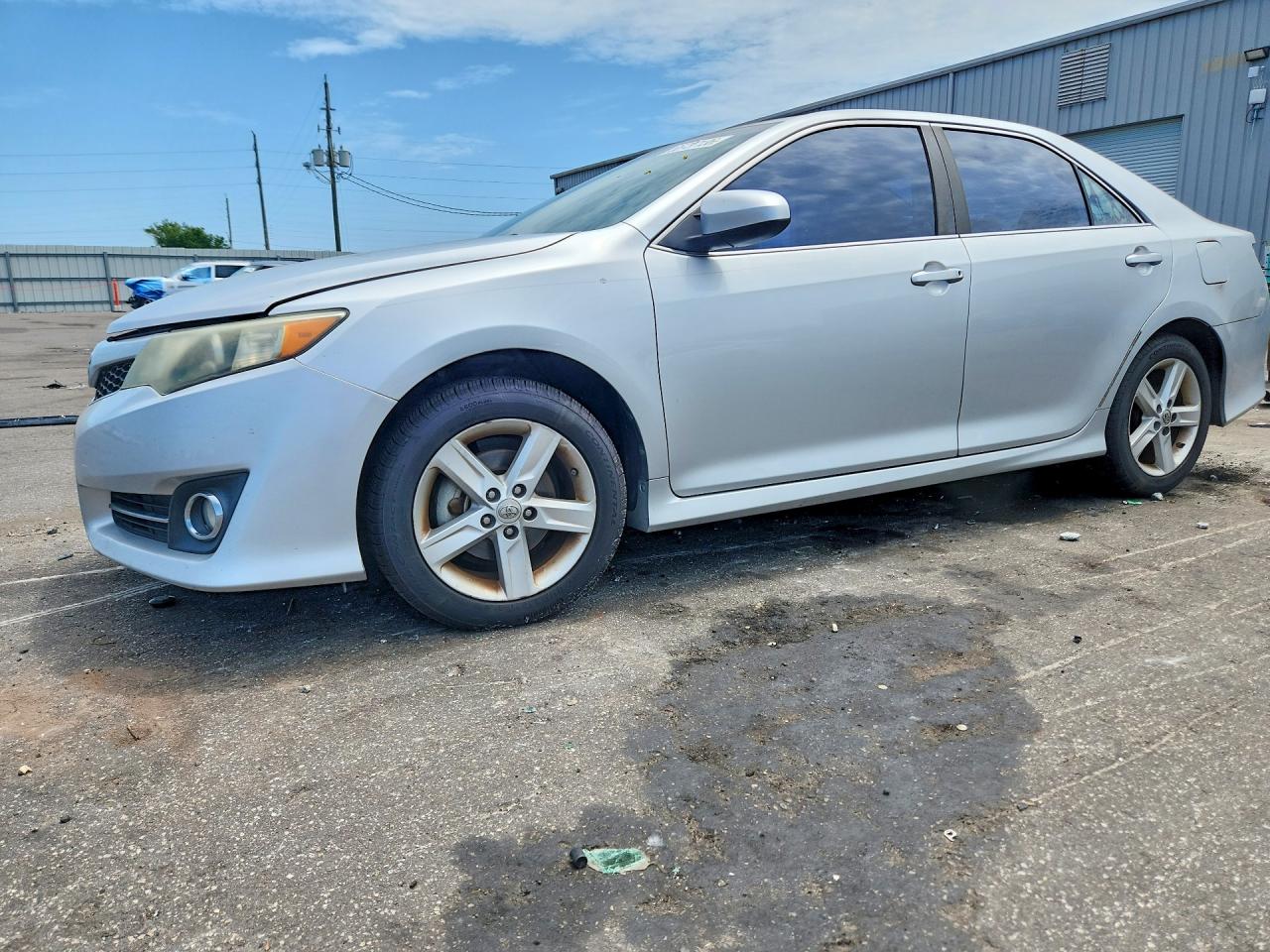 4T1BF1FK0EU339696 · 2014 TOYOTA CAMRY