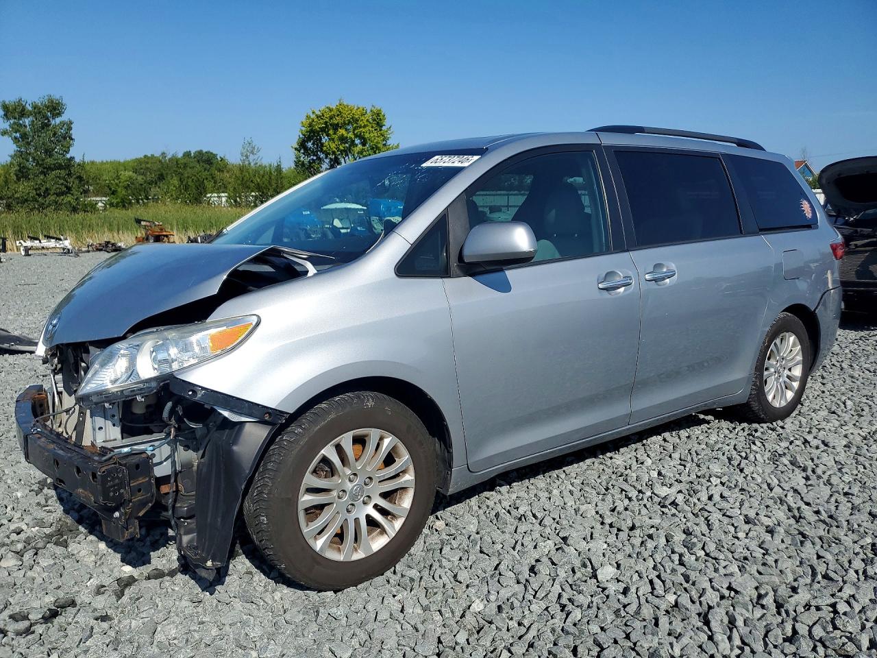 5TDYK3DC6GS701913 · 2016 TOYOTA SIENNA