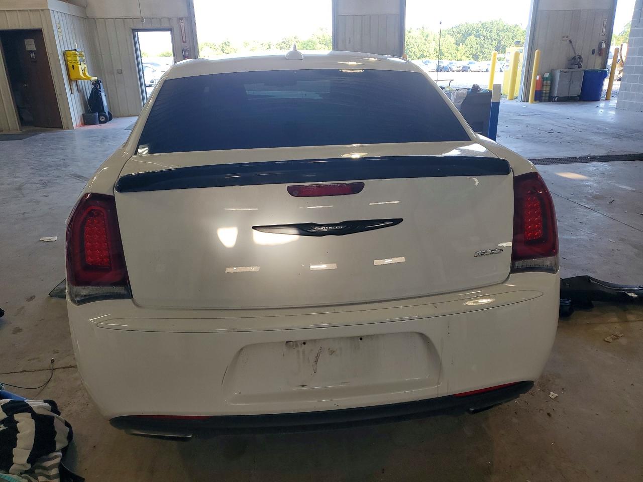 2C3CCAAG2KH727150 · 2019 CHRYSLER 300 · 6/12
