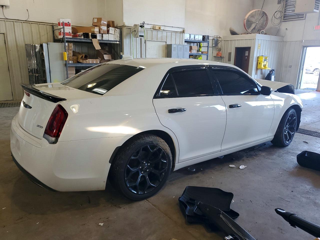 2C3CCAAG2KH727150 · 2019 CHRYSLER 300 · 3/12