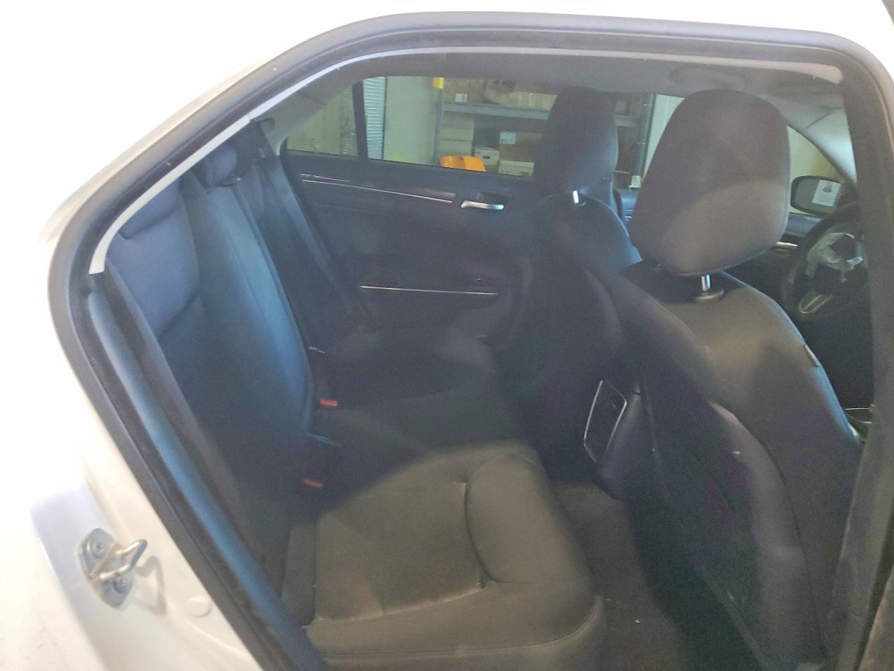 2C3CCAAG2KH727150 · 2019 CHRYSLER 300 · 10/12