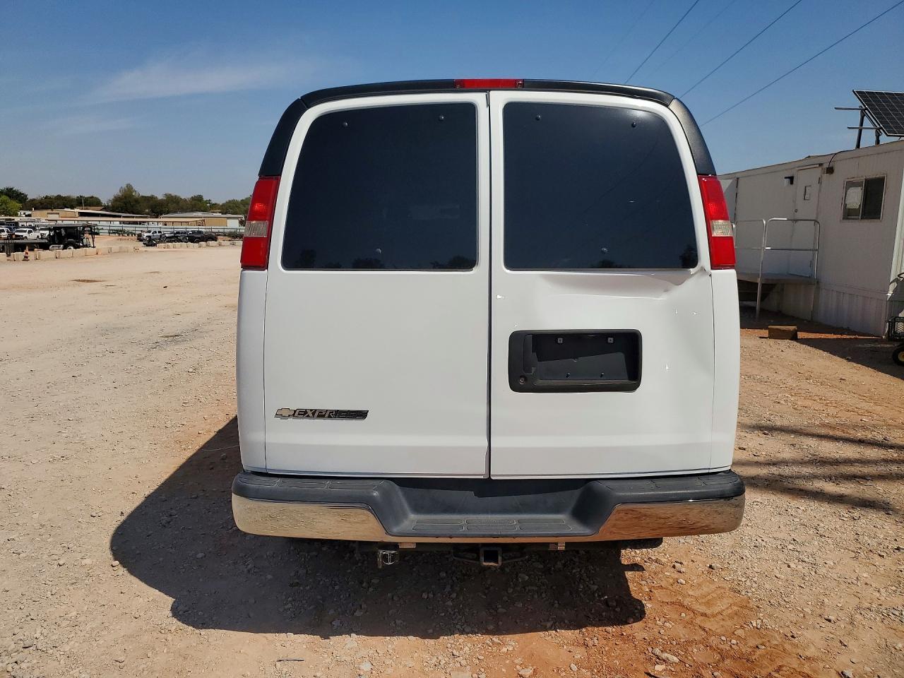 1GAZGPFG8H1131174 · 2017 CHEVROLET EXPRESS G3500 · 6/13