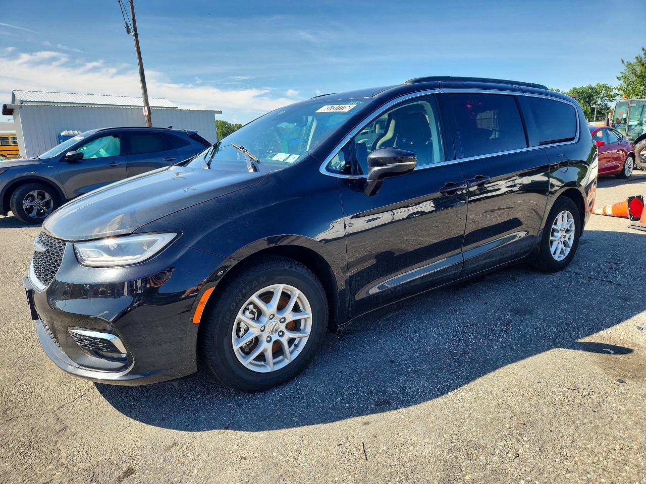 2C4RC1BG1NR218217 · 2022 CHRYSLER PACIFICA