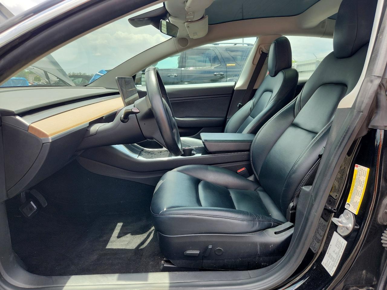 5YJ3E1EA6KF398213 · 2019 TESLA MODEL 3 · 7/12