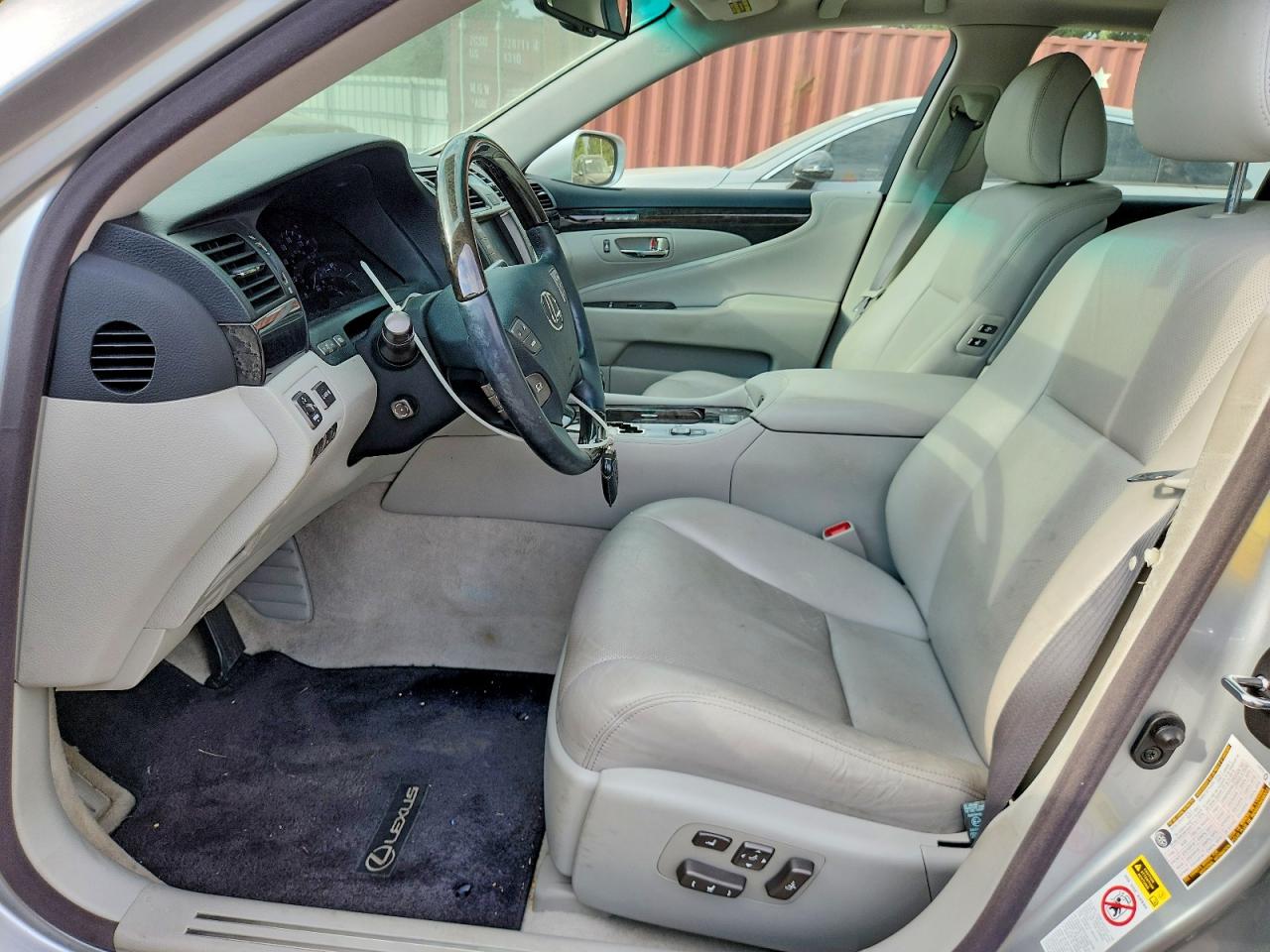 JTHCL5EF5B5009795 · 2011 LEXUS LS · 7/12