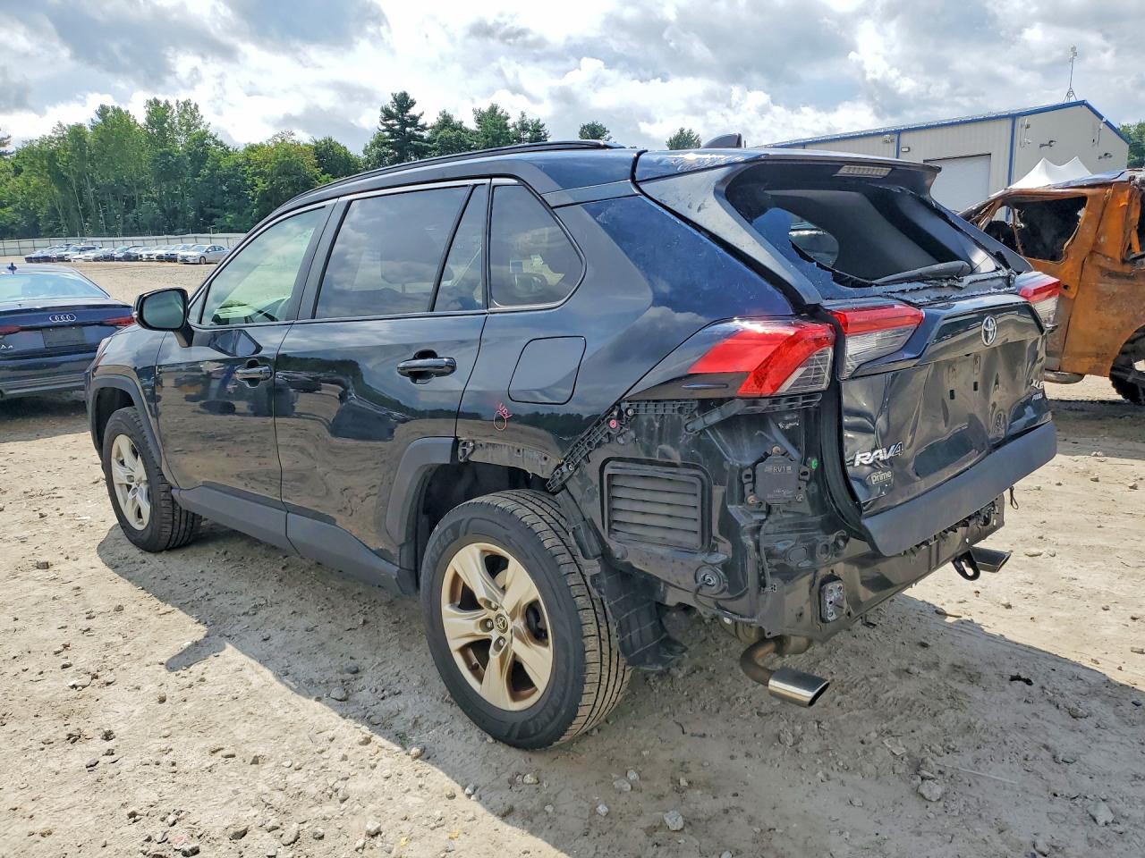 JTMP1RFV8KD506853 · 2019 TOYOTA RAV4 · 2/14