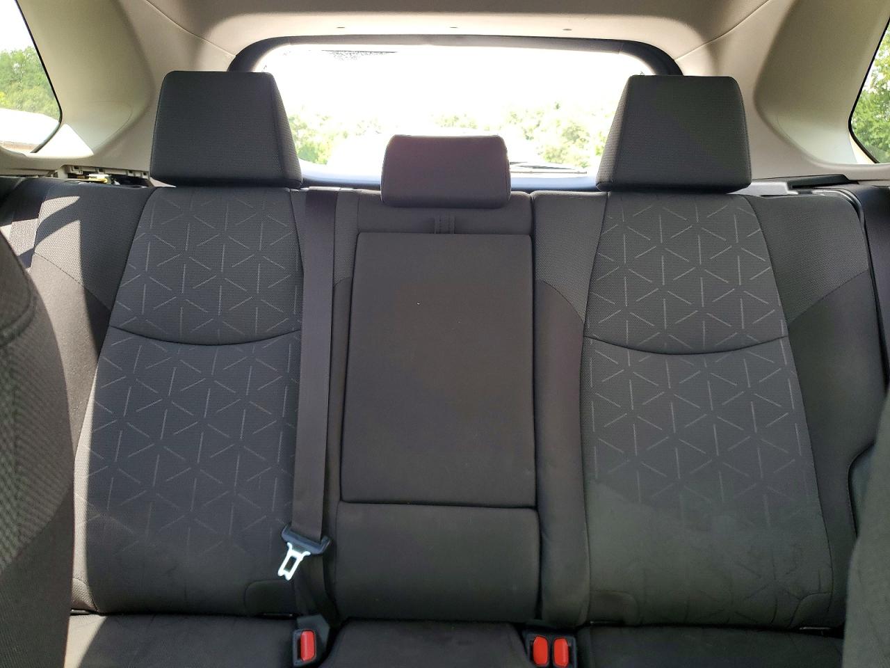 JTMP1RFV8KD506853 · 2019 TOYOTA RAV4 · 10/14