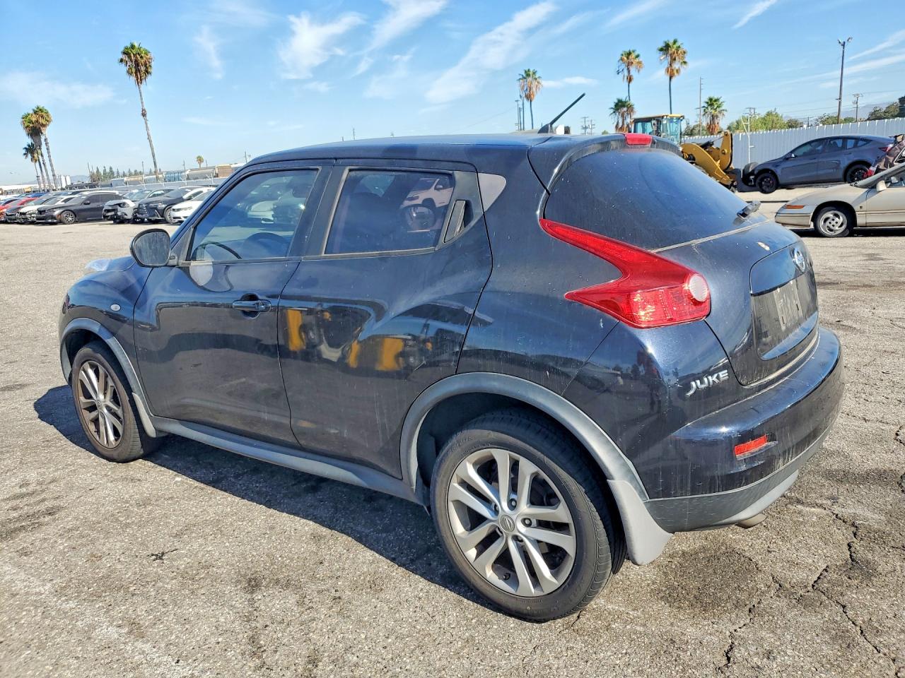 JN8AF5MRXBT013787 · 2011 NISSAN JUKE · 2/13