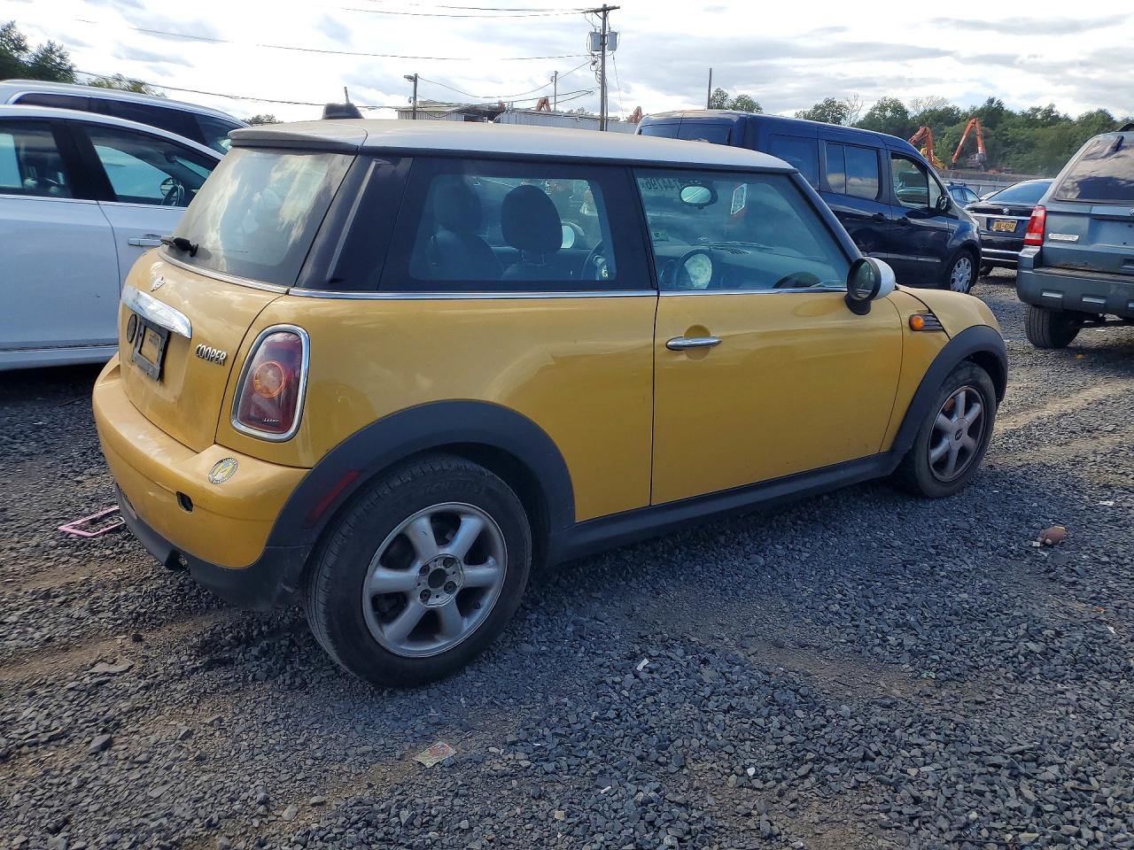 WMWMF33577TU62876 · 2007 MINI COOPER · 3/13