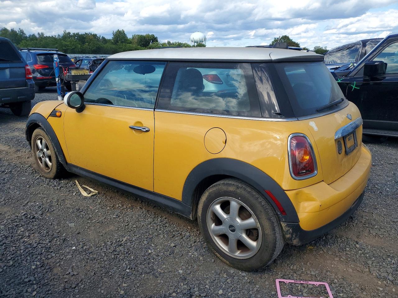 WMWMF33577TU62876 · 2007 MINI COOPER · 2/13