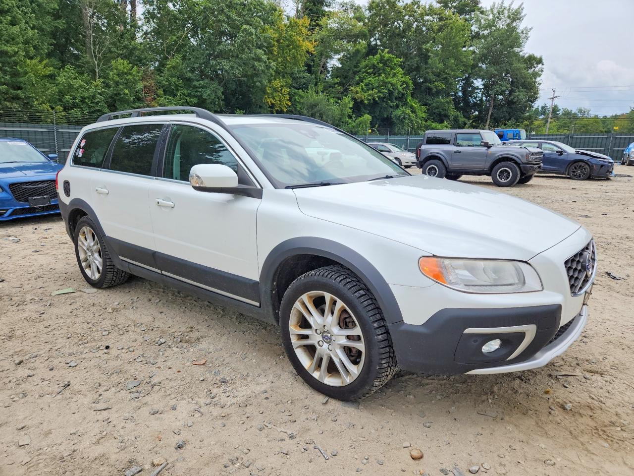 YV4612NK5G1264152 · 2016 VOLVO XC70 · 4/14