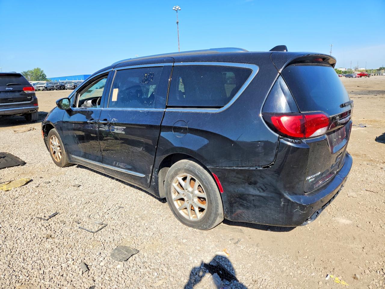 2C4RC1BG2LR133593 · 2020 CHRYSLER PACIFICA · 2/13