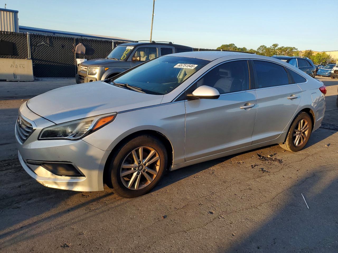 5NPE24AF3HH511095 · 2017 HYUNDAI SONATA