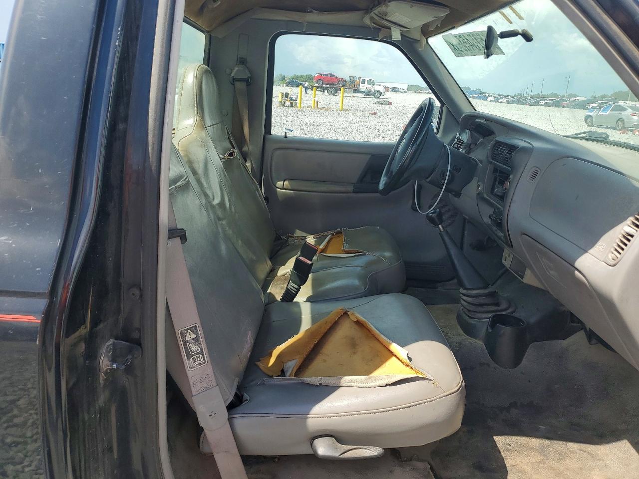 4F4YR12C51TM12833 · 2001 MAZDA B2500 · 10/12