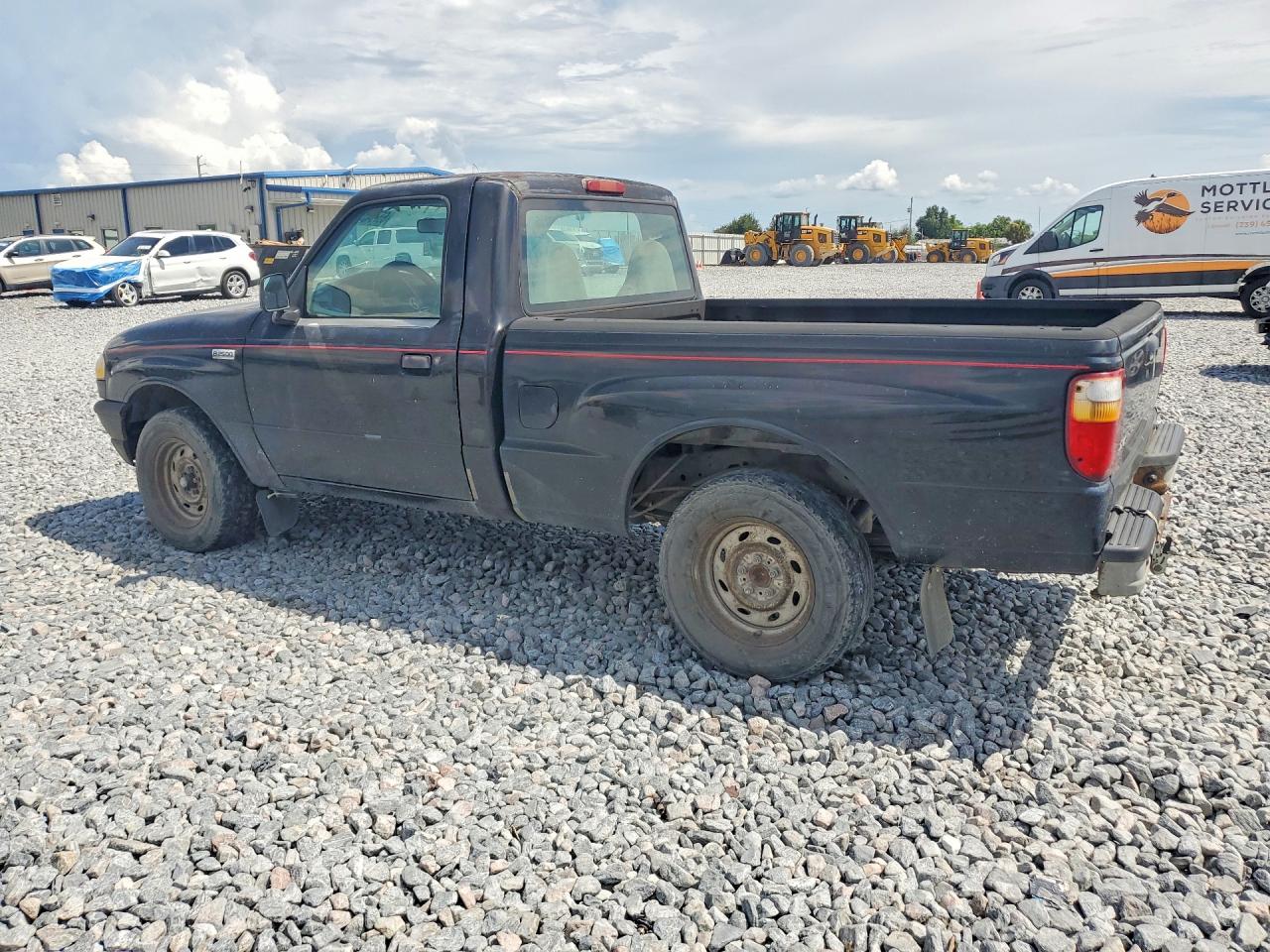 4F4YR12C51TM12833 · 2001 MAZDA B2500 · 2/12