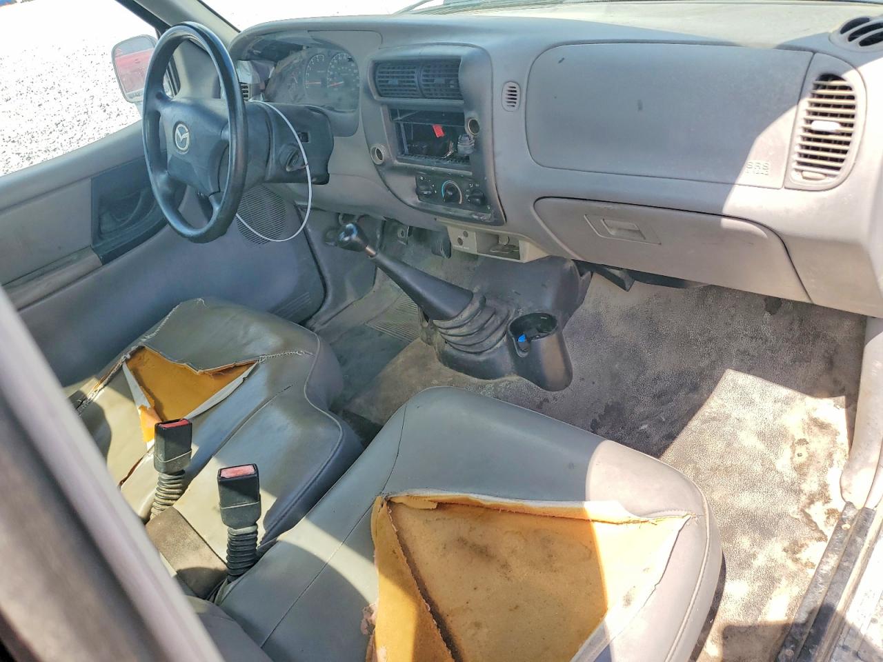 4F4YR12C51TM12833 · 2001 MAZDA B2500 · 8/12