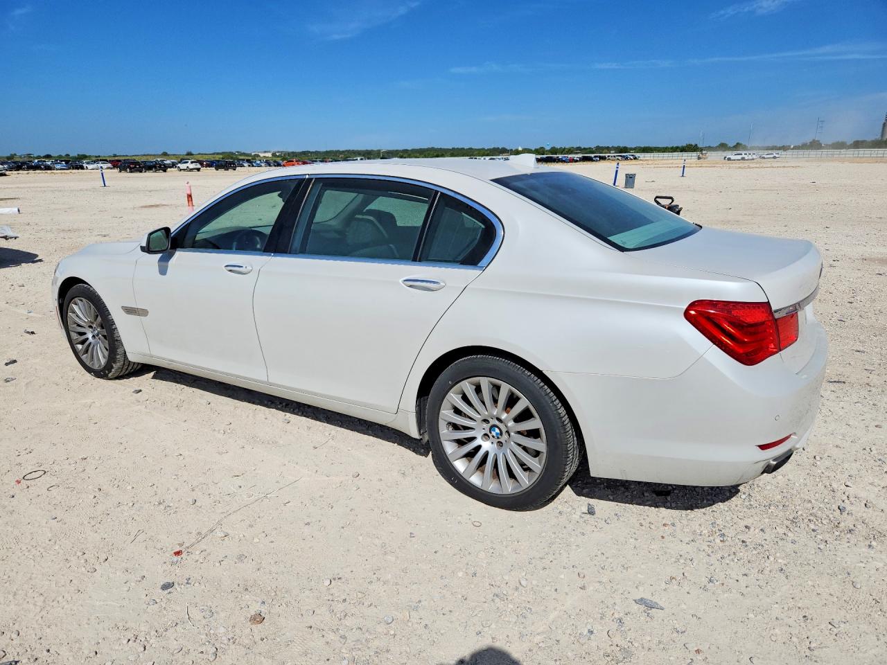 WBAKB8C58CC964497 · 2012 BMW 750 · 2/12