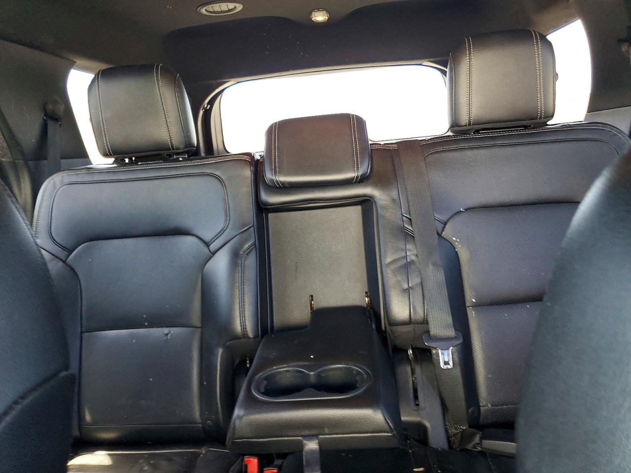 1FM5K8F89GGA76843 · 2016 FORD EXPLORER · 10/13