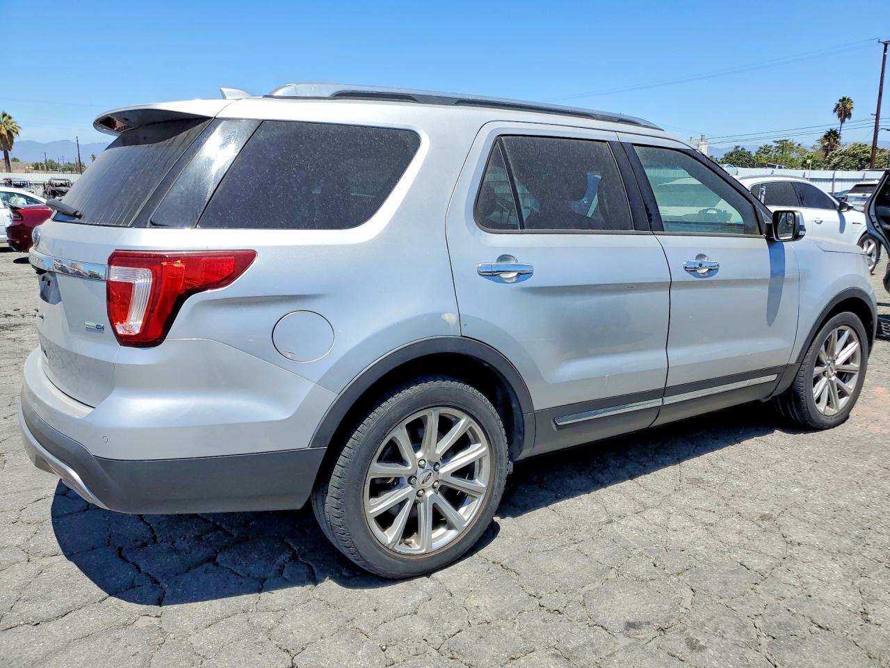 1FM5K8F89GGA76843 · 2016 FORD EXPLORER · 3/13