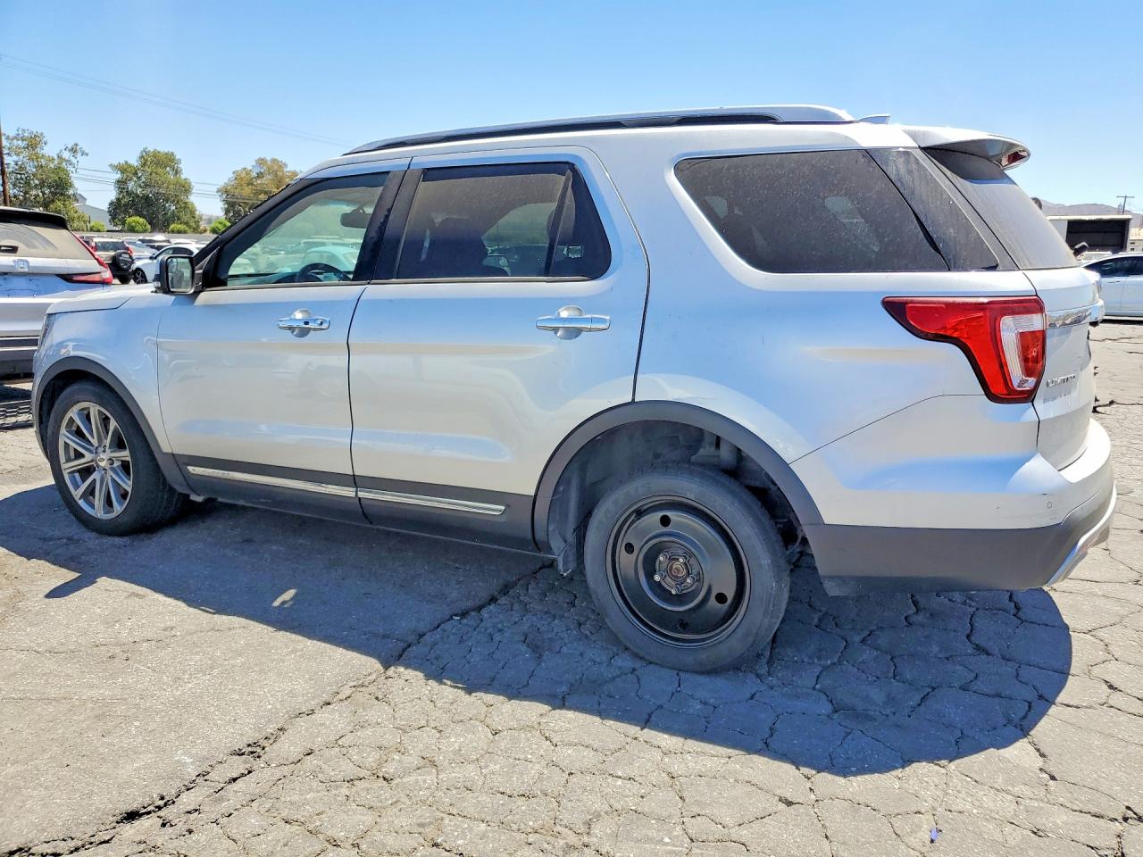 1FM5K8F89GGA76843 · 2016 FORD EXPLORER · 2/13