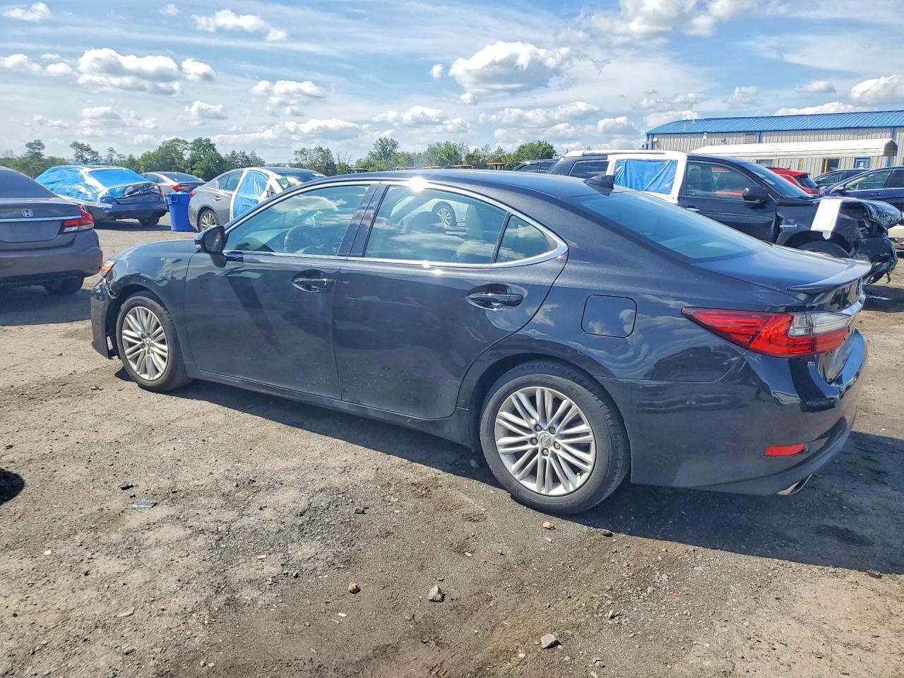 58ABK1GG0HU054841 · 2017 LEXUS ES · 2/13
