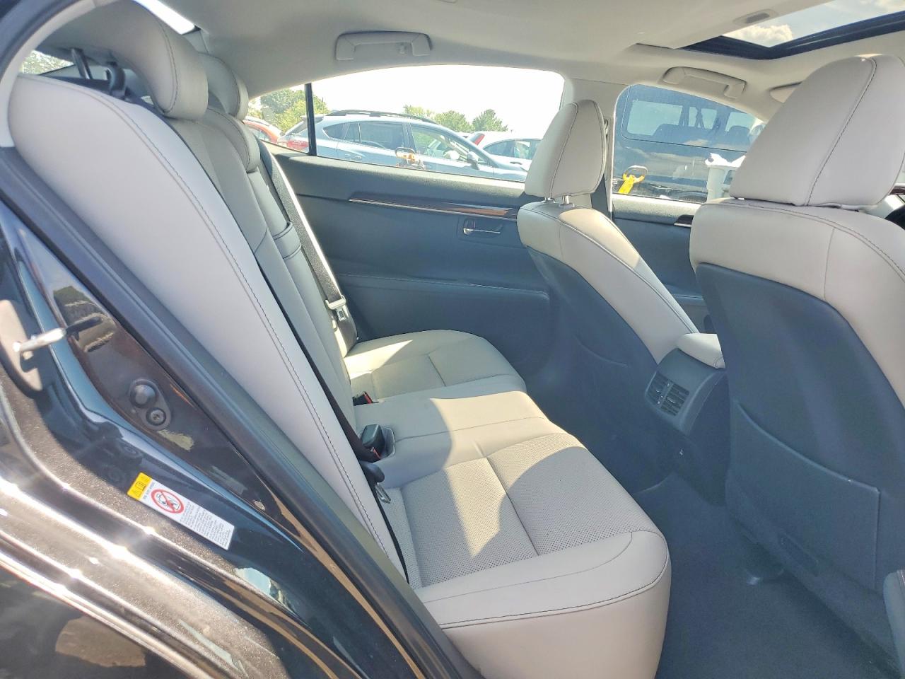 58ABK1GG0HU054841 · 2017 LEXUS ES · 10/13