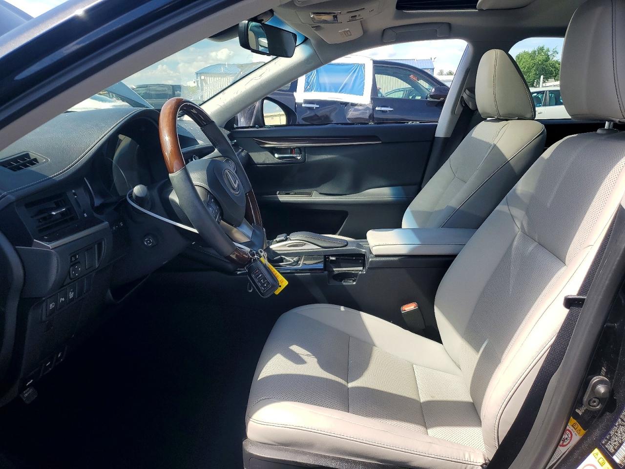 58ABK1GG0HU054841 · 2017 LEXUS ES · 7/13