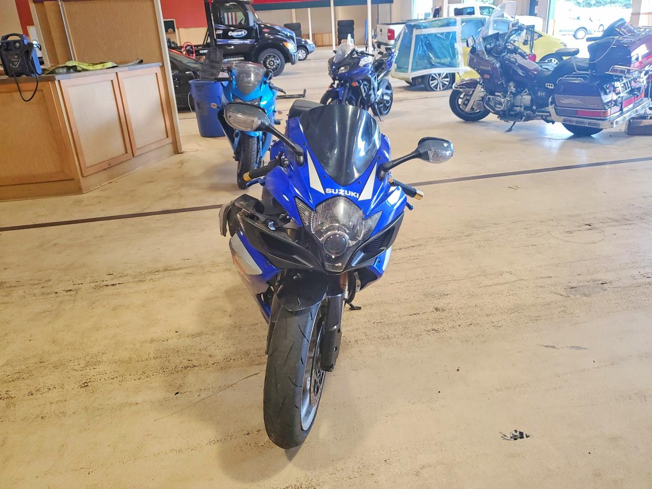 JS1GN7DAX62110833 · 2006 SUZUKI GSX-R600 · 2/9
