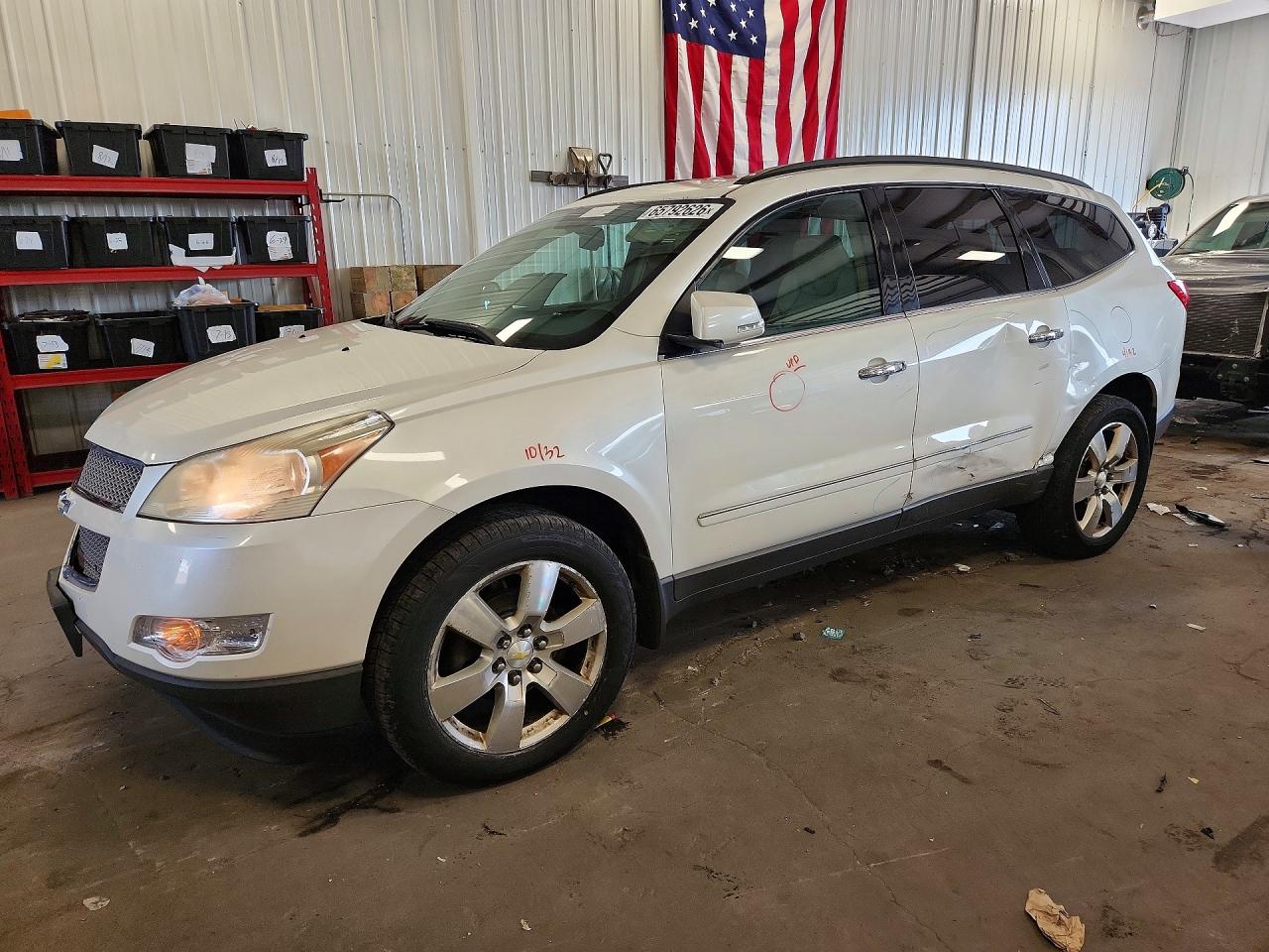 1GNKRLED2BJ170991 · 2011 CHEVROLET TRAVERSE